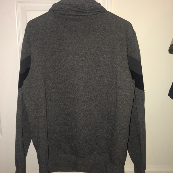 H&M sweater - Picture 2 of 4